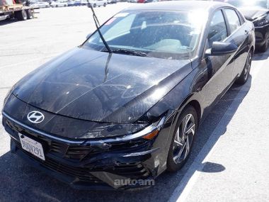 Hyundai Elantra  2025 