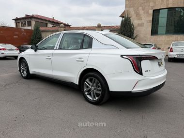 Hongqi E-QM5 2025 — миниатюра 2