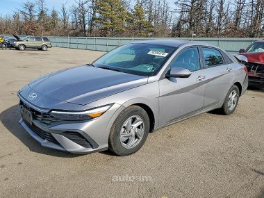 Hyundai Elantra  2024 