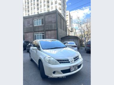 Nissan Tiida  2008 