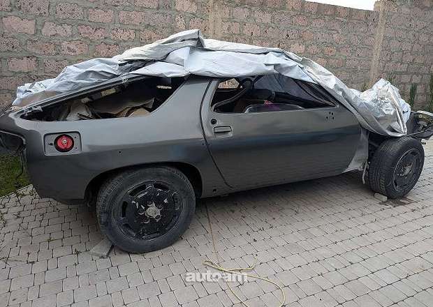 Porsche 928