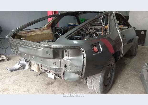 Porsche 928