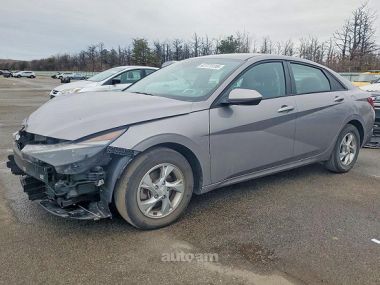 Hyundai Elantra  2022 