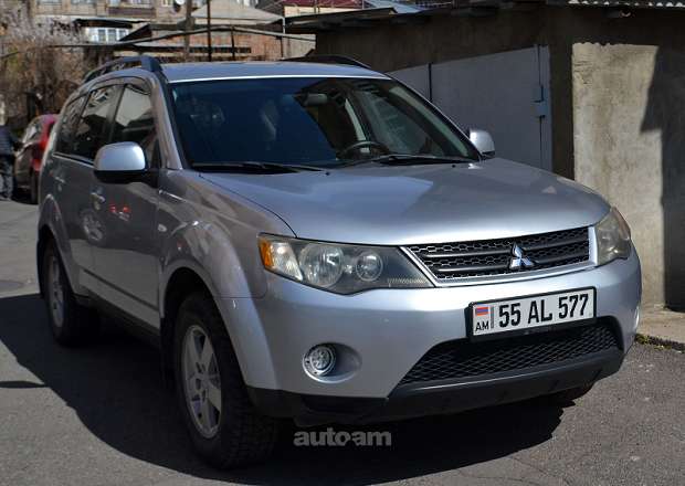 Mitsubishi Outlander 2007 — photo 1