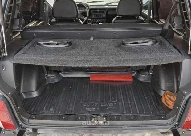 VAZ (Lada) 2121 NIVA (4x4)