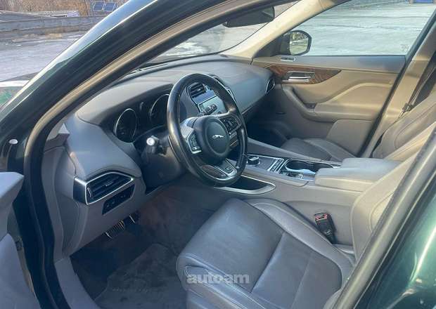 Jaguar F-Pace