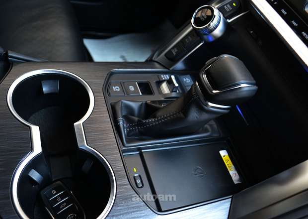 Toyota Land Cruiser 300