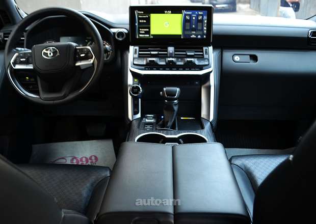 Toyota Land Cruiser 300