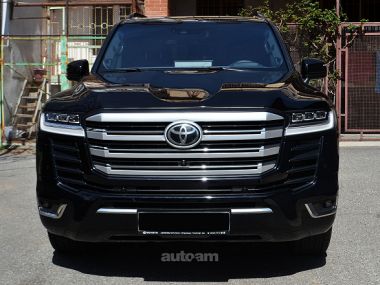 Toyota Land Cruiser 300  2021 