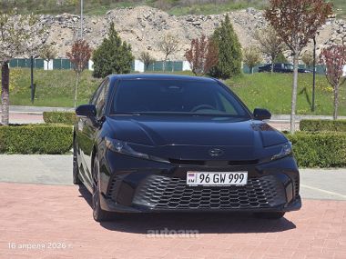 Toyota Camry  2025 