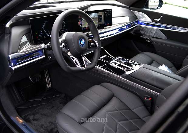 BMW i7