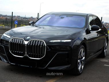 BMW i7  2024 