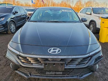 Hyundai Elantra  2025 