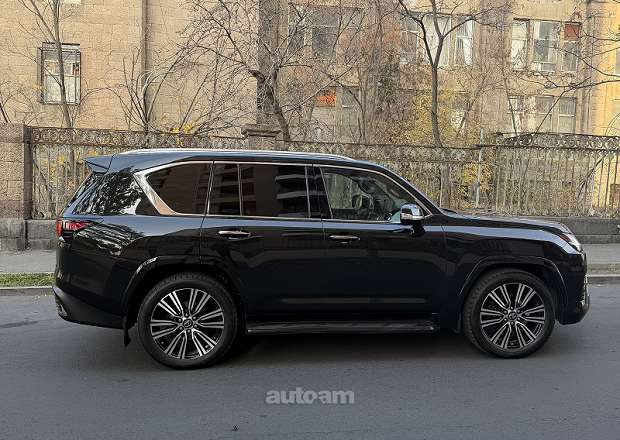 Lexus LX 500d