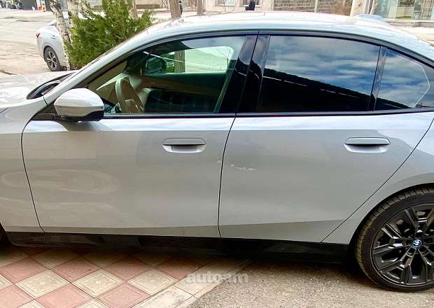 BMW i5
