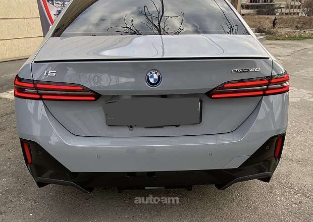 BMW i5