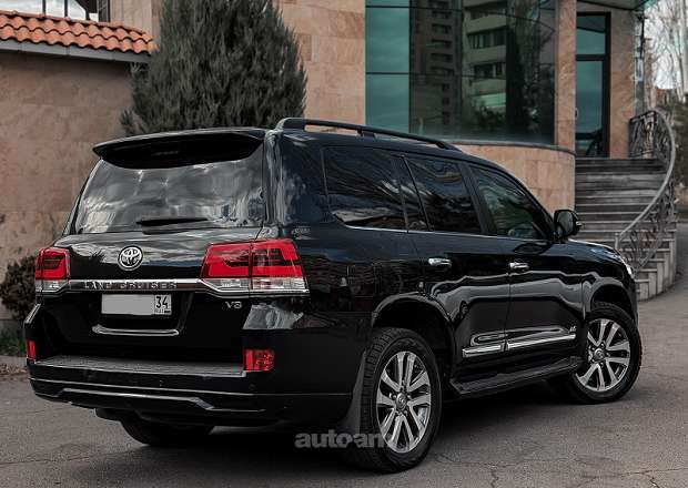 Toyota Land Cruiser 200