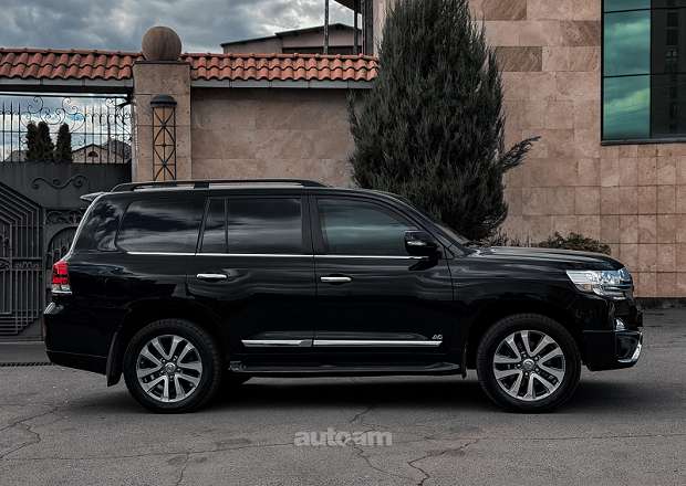 Toyota Land Cruiser 200