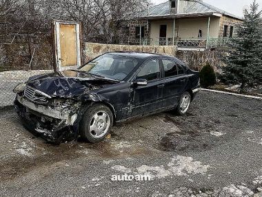 Mercedes-Benz C 180  2001 