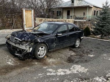 Mercedes-Benz C 180  2001 