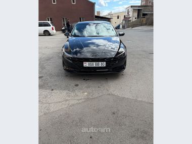 Hyundai Elantra  2023 