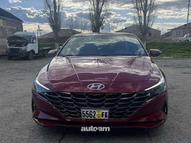 Hyundai Elantra  2023 