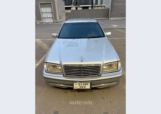 Mercedes-Benz C 240