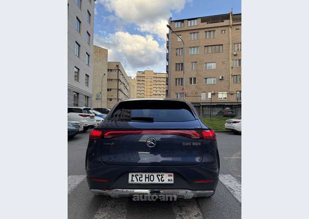 Mercedes-Benz EQE SUV