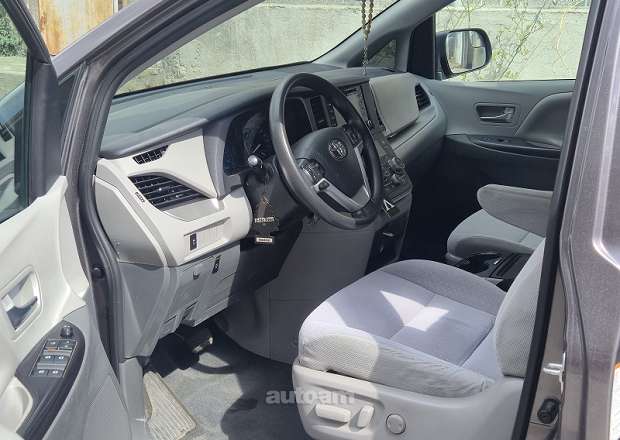 Toyota Sienna