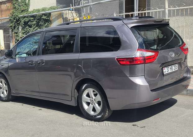 Toyota Sienna