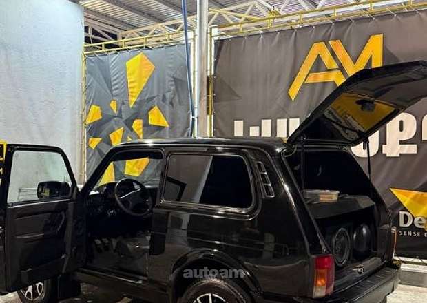 VAZ (Lada) 2121 NIVA (4x4)