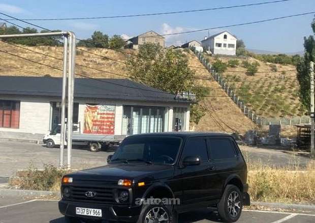 VAZ (Lada) 2121 NIVA (4x4)