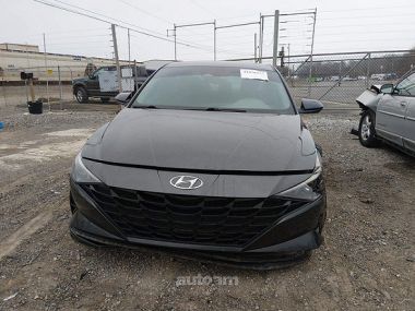 Hyundai Elantra  2022 