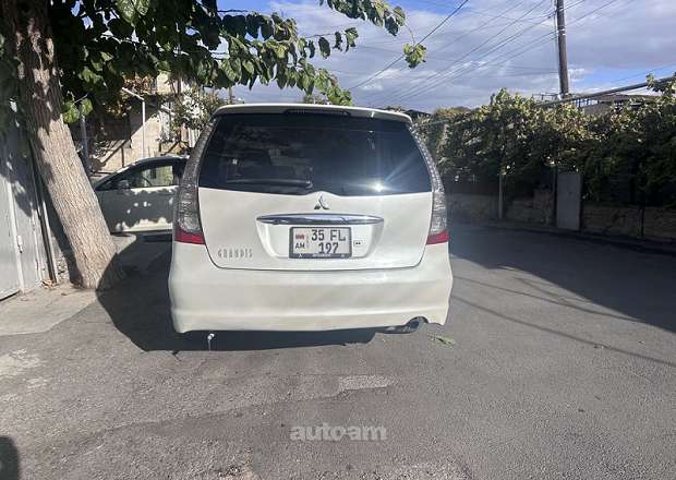 Mitsubishi Grandis