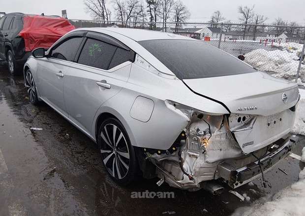 Nissan Altima