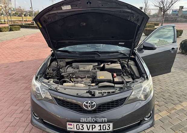 Toyota Camry 2011 — լուսանկար 15