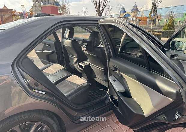 Toyota Camry 2011 — լուսանկար 13