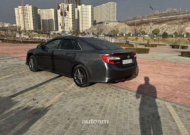 Toyota Camry 2011 — լուսանկար 3