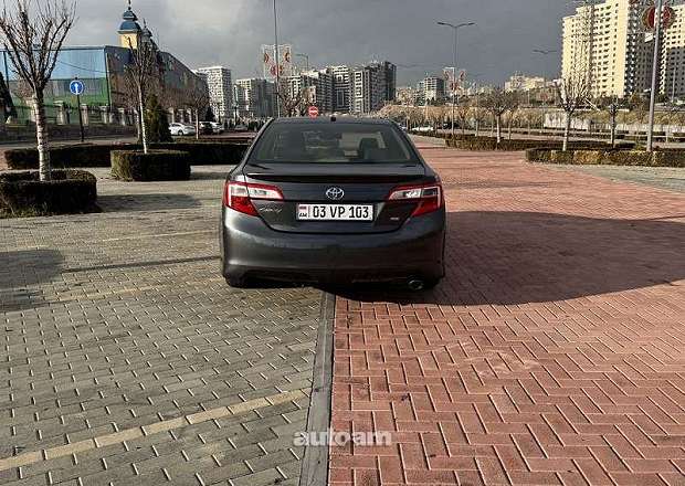 Toyota Camry 2011 — լուսանկար 4