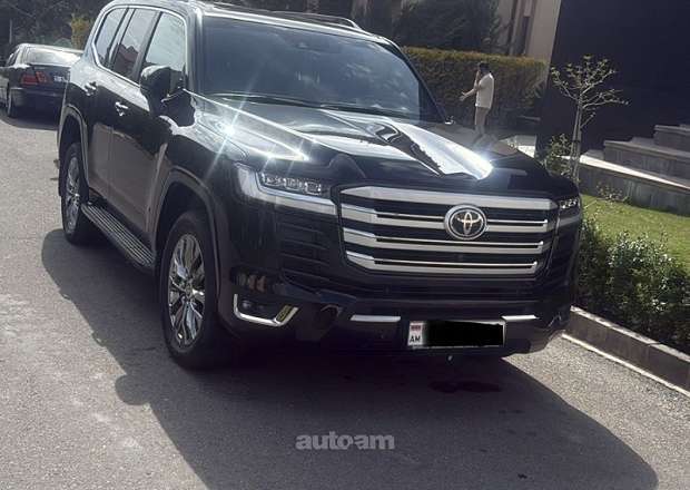 Toyota Land Cruiser 300