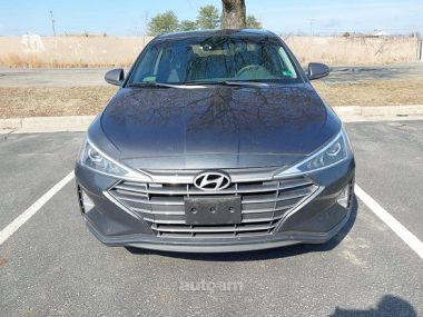 Hyundai Elantra  2020 