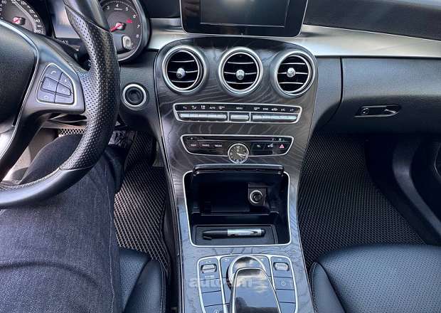 Mercedes-Benz C 300 2016 — լուսանկար 13