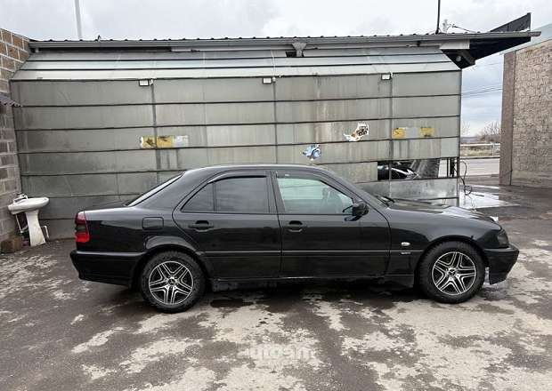 Mercedes-Benz C 180