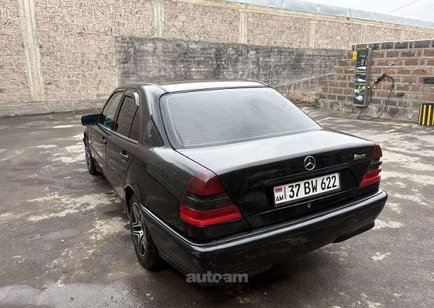 Mercedes-Benz C 180