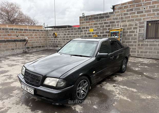 Mercedes-Benz C 180