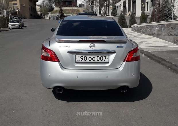 Nissan Maxima