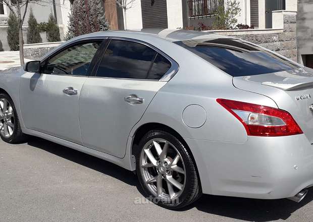 Nissan Maxima