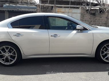 Nissan Maxima  2010 
