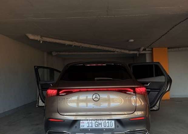 Mercedes-Benz EQE SUV
