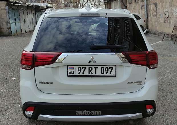 Mitsubishi Օutlander Sport